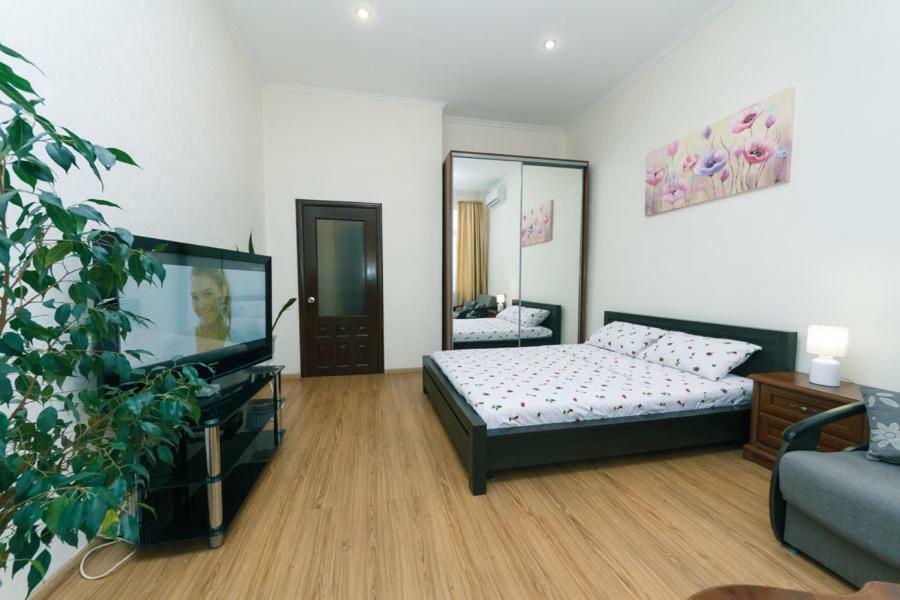 Apartment On Saksahanskoho Street كييف المظهر الخارجي الصورة