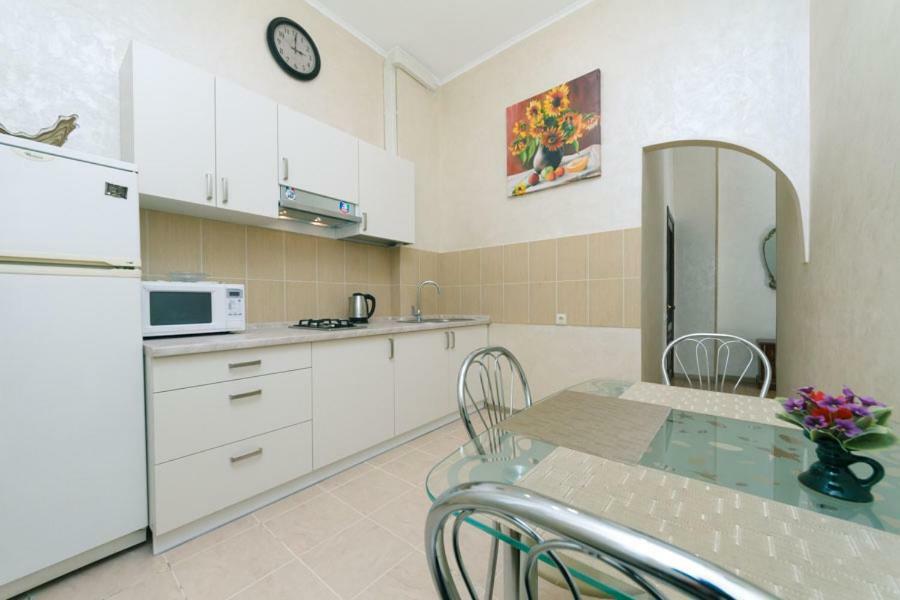 Apartment On Saksahanskoho Street كييف المظهر الخارجي الصورة