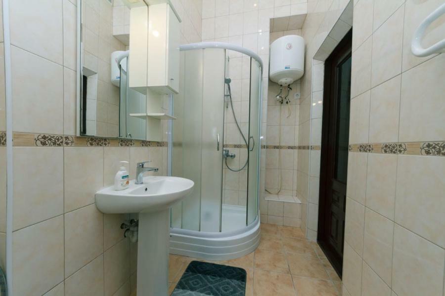 Apartment On Saksahanskoho Street كييف المظهر الخارجي الصورة