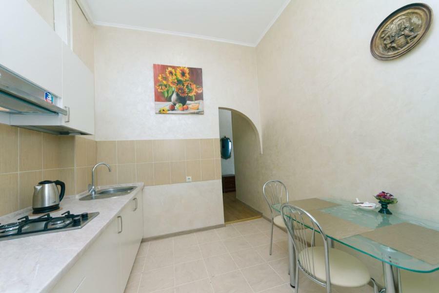 Apartment On Saksahanskoho Street كييف المظهر الخارجي الصورة