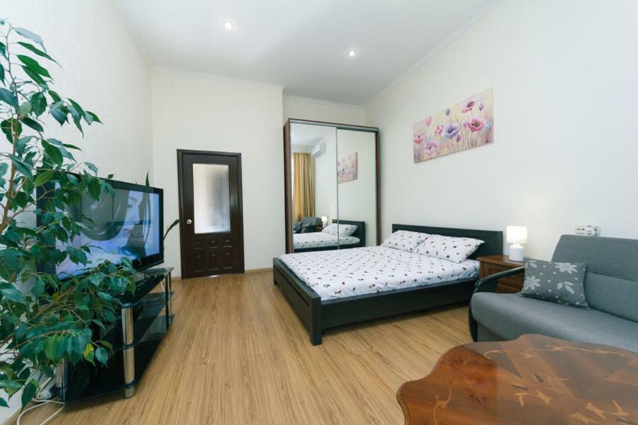 Apartment On Saksahanskoho Street كييف المظهر الخارجي الصورة